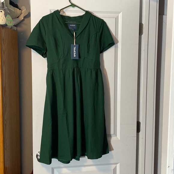 Modcloth Dresses & Skirts - Green fit and flare dress
